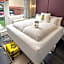 Staypineapple, An Artful Hotel, Midtown
