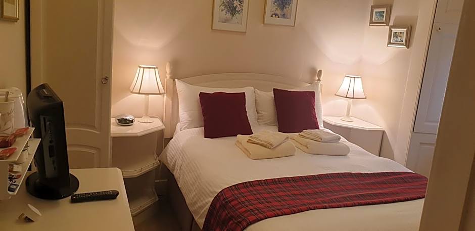 CREAG DHUBH COUNTRY HOUSE