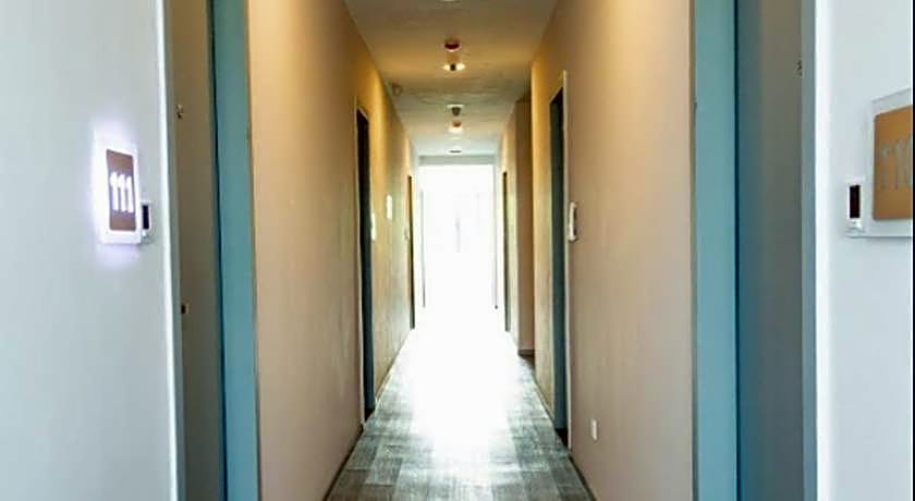 THE CROWN HOTEL @ KLIA 