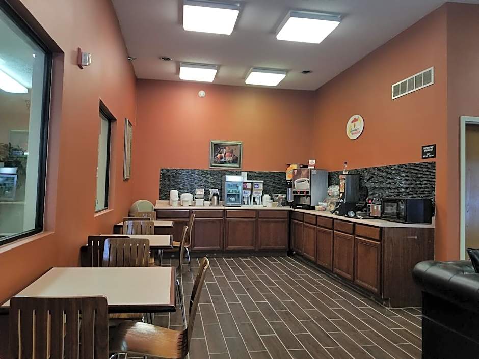 Super 8 by Wyndham Bellefontaine