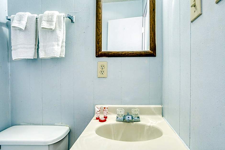 OYO Hotel Breckenridge TX Hubbard Creek Lake