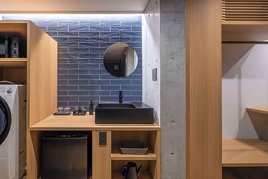 Spatium Ginza Pony