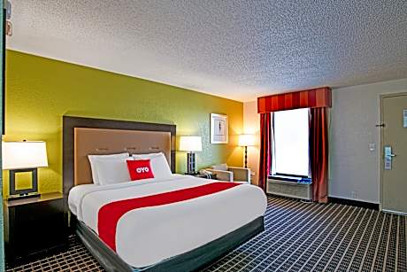 1 King Bed Nonsmoking