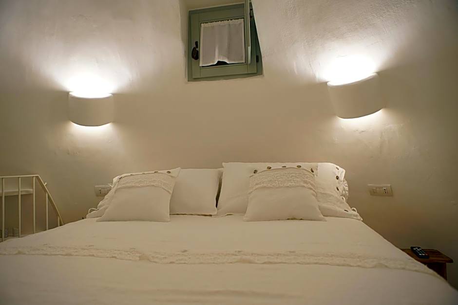 Trullo Essenza-Trulli Antì Charme & Relax