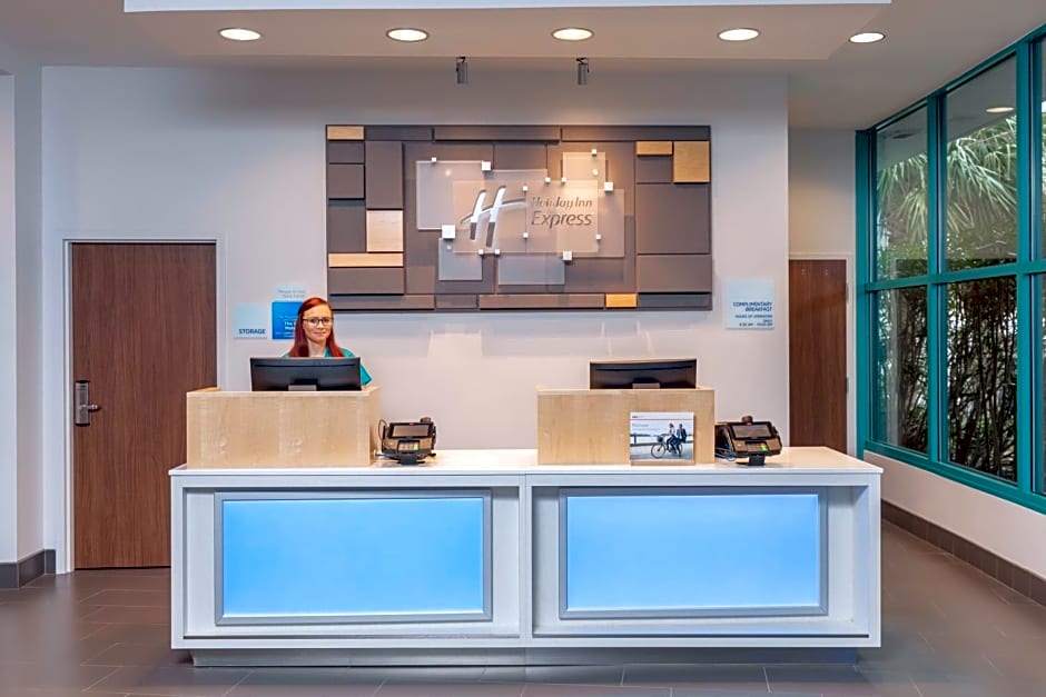 Holiday Inn Express Pensacola Beach, an IHG Hotel