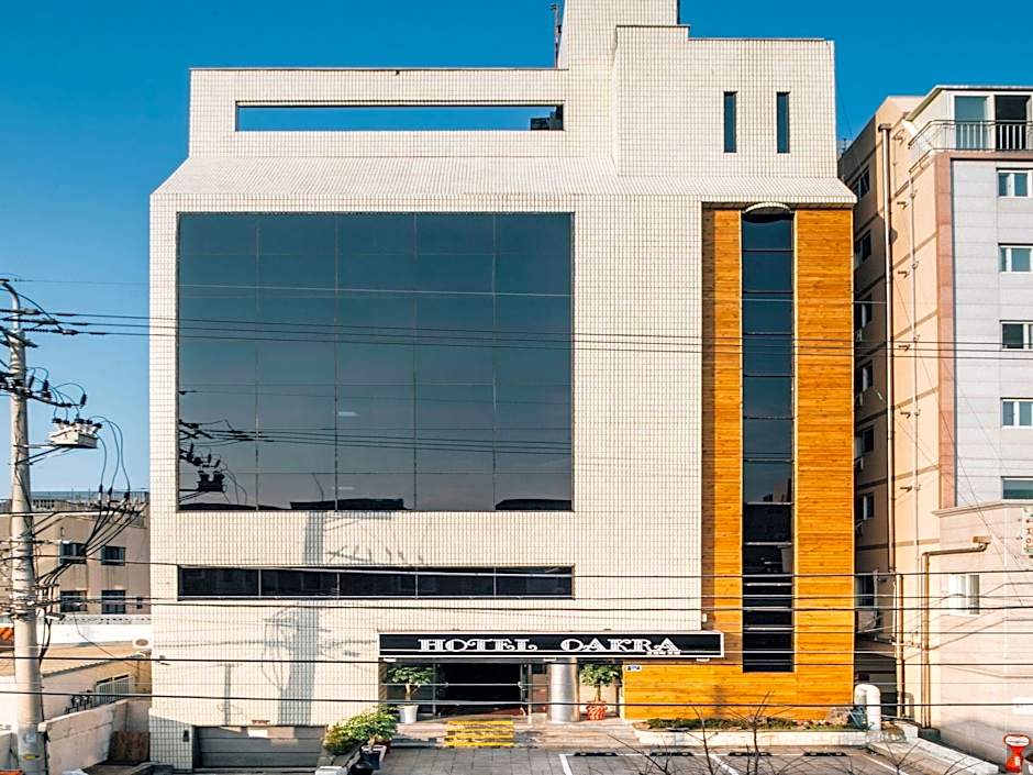 The Oakra Hotel