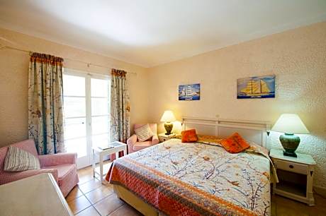 Superior Suite (2-4 adults)