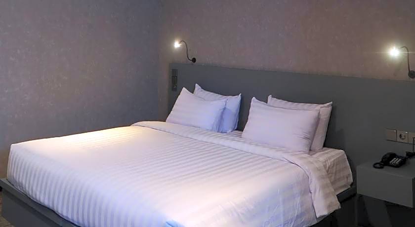 Fhandika Boutique Inc.