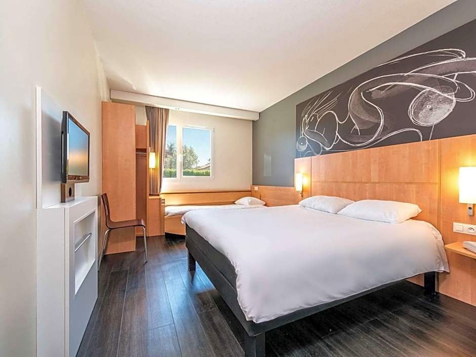 ibis Issoire