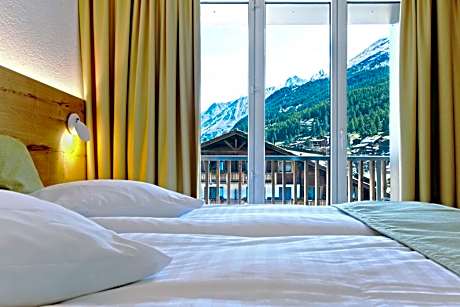 Superior Double Room with Mountain View