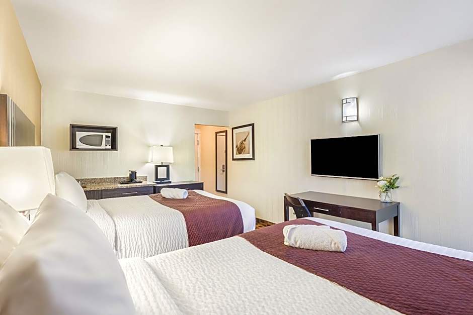 Days Inn by Wyndham Sylvan Lake