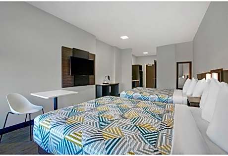 2 Queen Beds | Mobil Access Tub Nsmk Kitchen