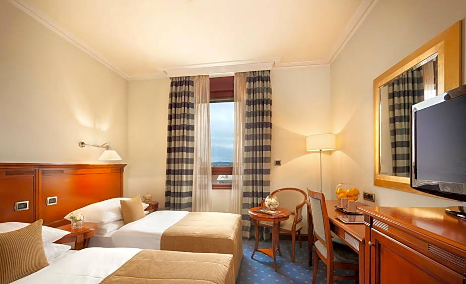 Best Western Premier Hotel Astoria