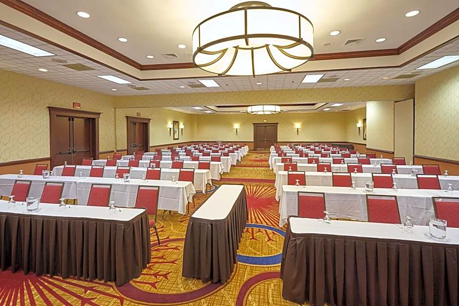 Holiday Inn & Suites Chicago-Carol Stream (Wheaton) By IHG