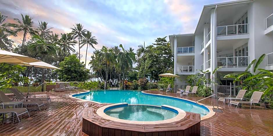 Beaches Port Douglas Holiday Apartments Book Here With The Onsite Reception Team