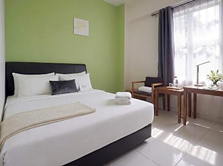 Deluxe Queen Room
