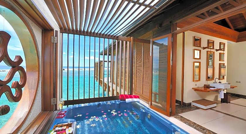 Villa Nautica Paradise Island Resort