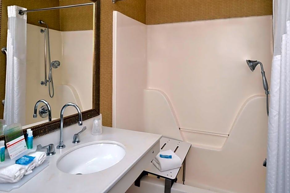 Holiday Inn Express Hotel & Suites North Little Rock, an IHG Hotel