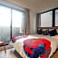 FFFFFF Hotel