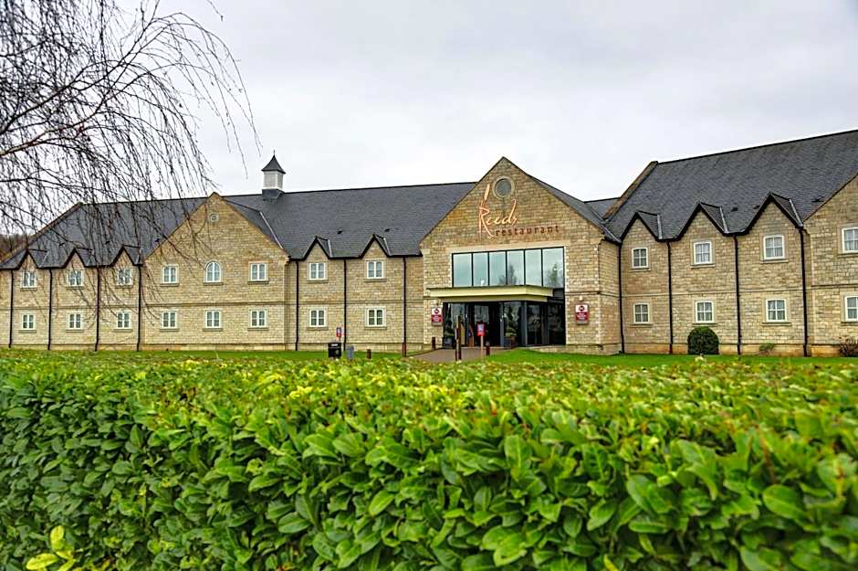 Best Western Plus Pastures Hotel