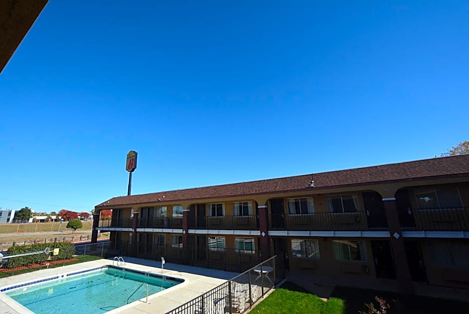 Super 8 by Wyndham Midwest City OK