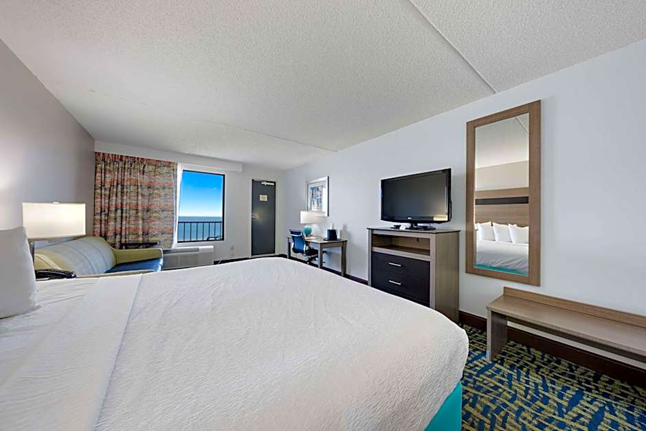 Best Western Plus Holiday Sands Inn & Suites