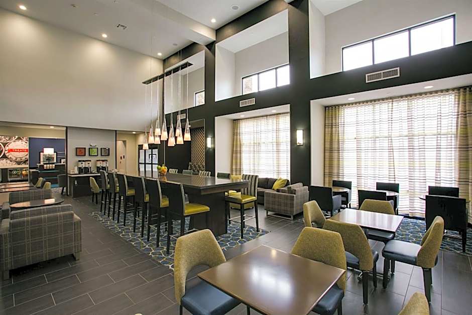 Hampton Inn By Hilton & Suites Dallas/Ft. Worth Airport South