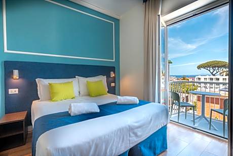 Double/twin superior with balcony  and partial sea view