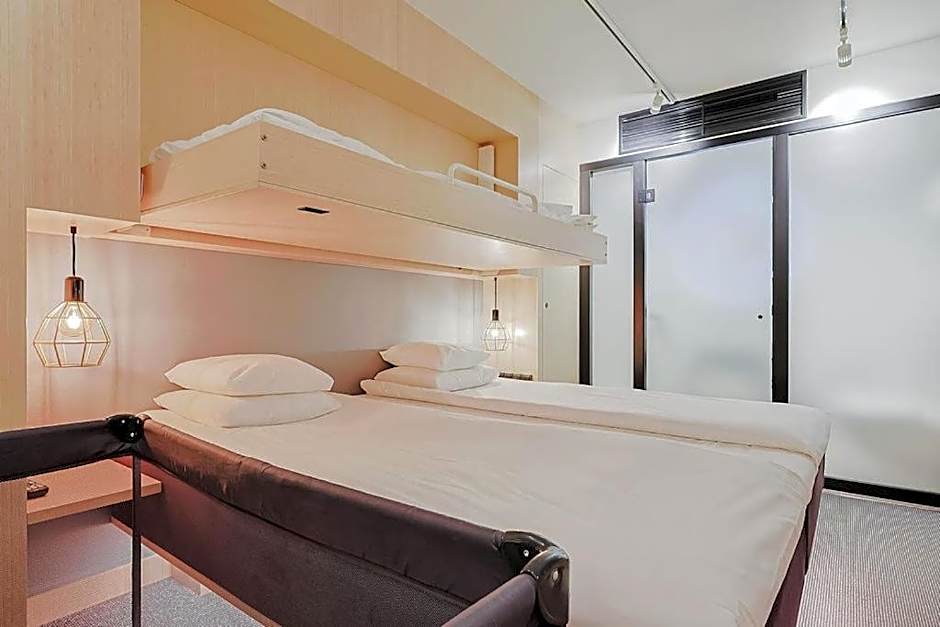 Hotel With Urban Deli