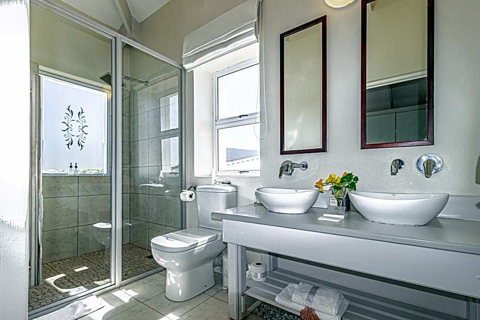 138 Marine Beachfront Guesthouse