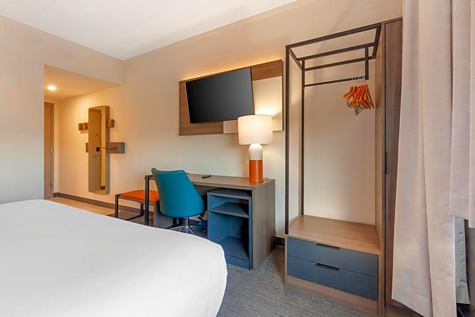Comfort Inn & Suites