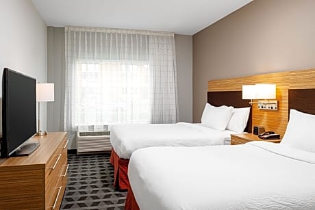 One-Bedroom Queen Suite with Sofa Bed - Hearing Accessible
