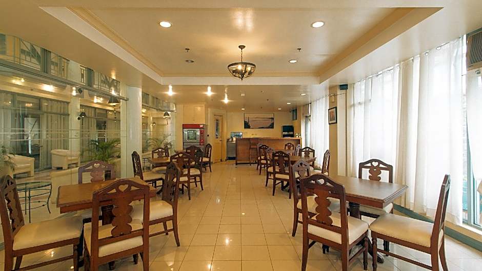 Royal Am Rei Hotel by RedDoorz