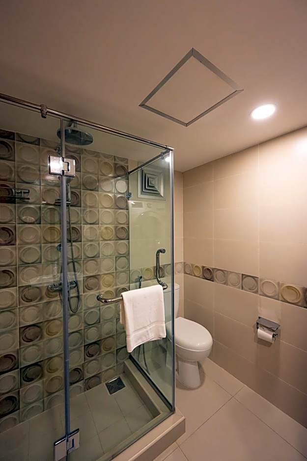 Sea Cliff Court Hotel & Luxury Apartments