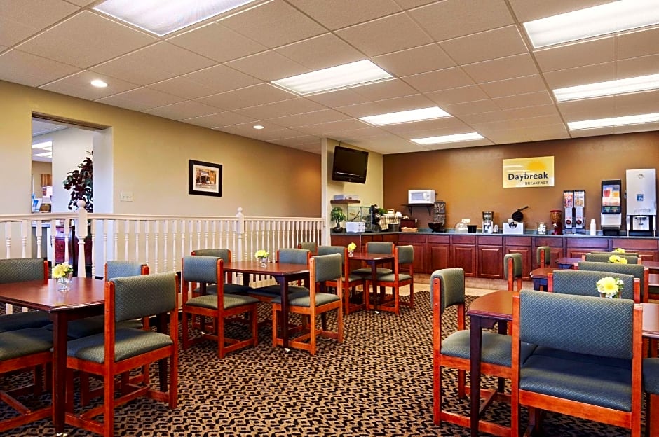 Days Inn by Wyndham Montrose