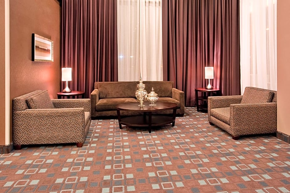 Radisson Hotel Fresno Conference Center – Fresno, CA