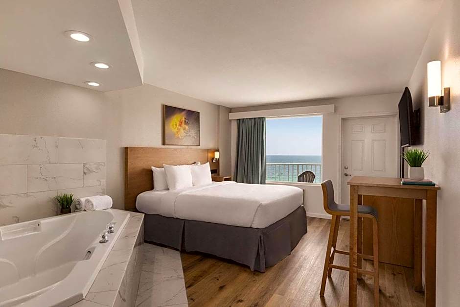 Radisson Beachfront Hotel - Panama City Beach
