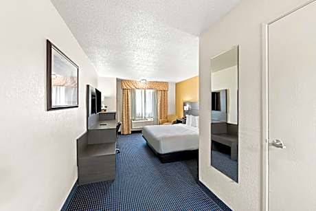 King Room - Accessible/Non-Smoking