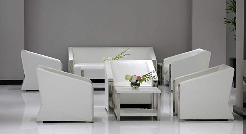 Golden Tulip Al Khobar Suites