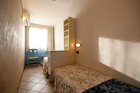 Two-Bedroom Apartment (6 Adults)  with Balcony or Terrace