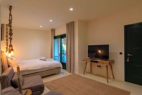 Suite with Garden View