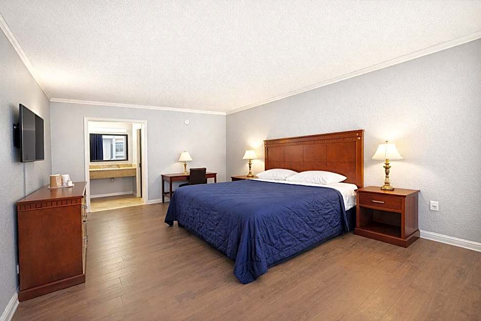 Quarters Inn & Suites