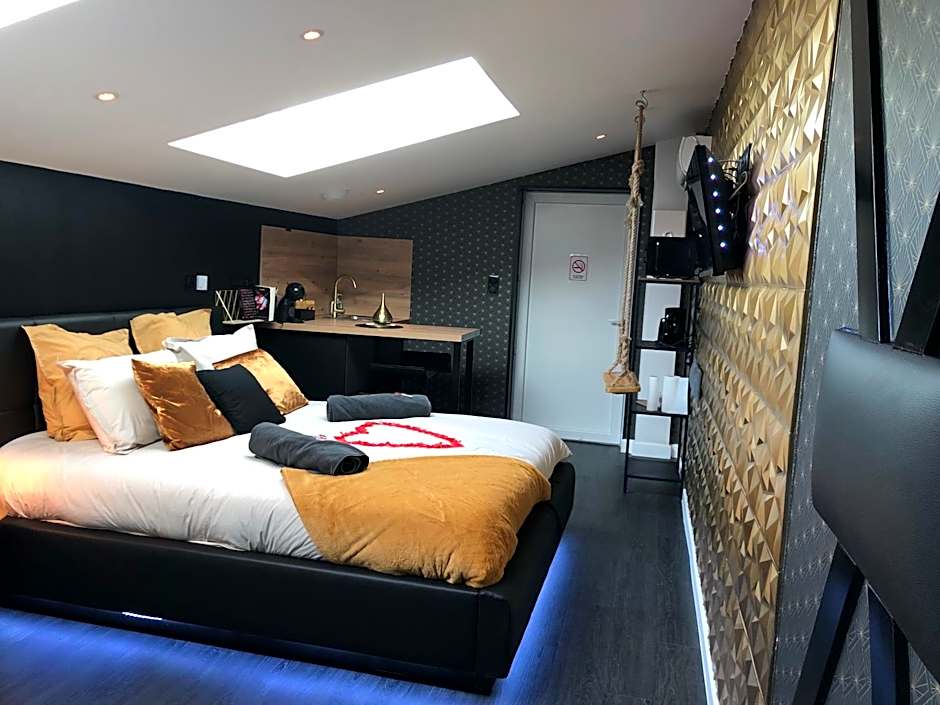 Playroom et Nuit Insolite