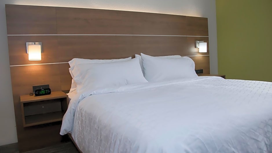Holiday Inn Express & Suites Colorado Springs North, an IHG Hotel