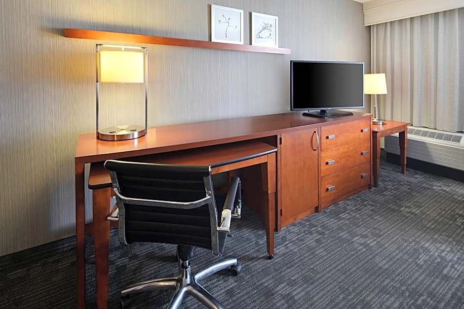Courtyard by Marriott Cleveland Beachwood