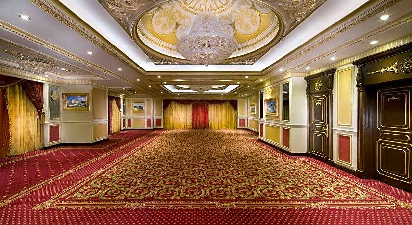 Royal Rose Abu Dhabi, a Curio Collection by Hilton Affiliated Hotel