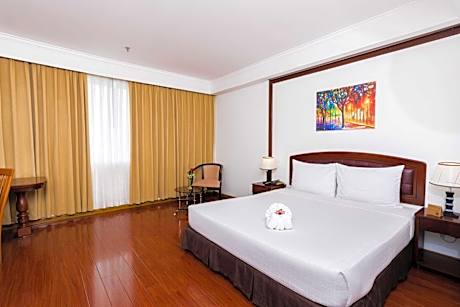 Deluxe King Room with Ocean View
