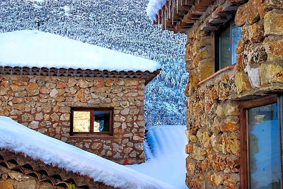 Hotel Royo Guarde-Puente Faco, junto al río Mundo