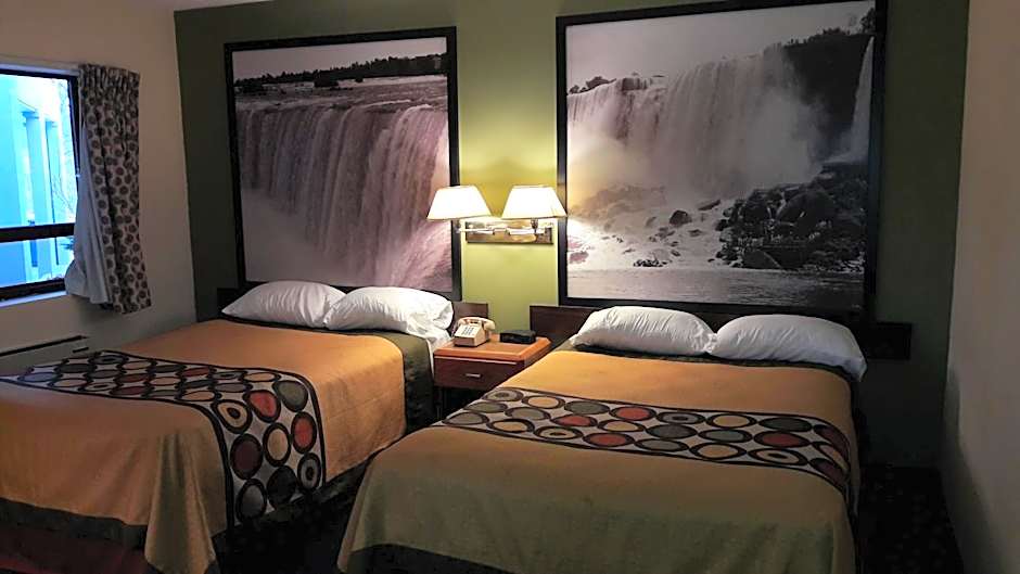 Super 8 by Wyndham Niagara Falls North