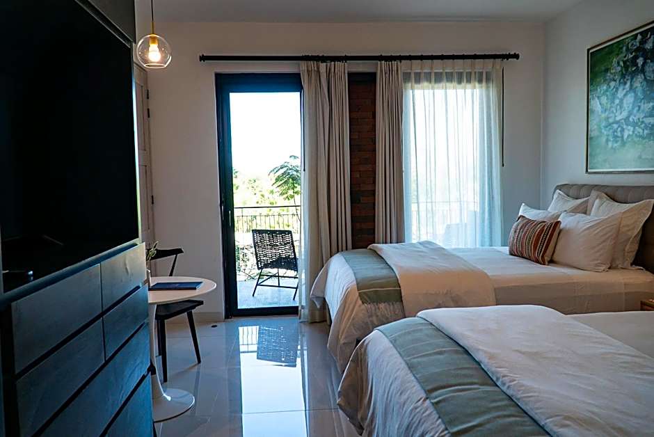 Flamboyan Hotel & Residences